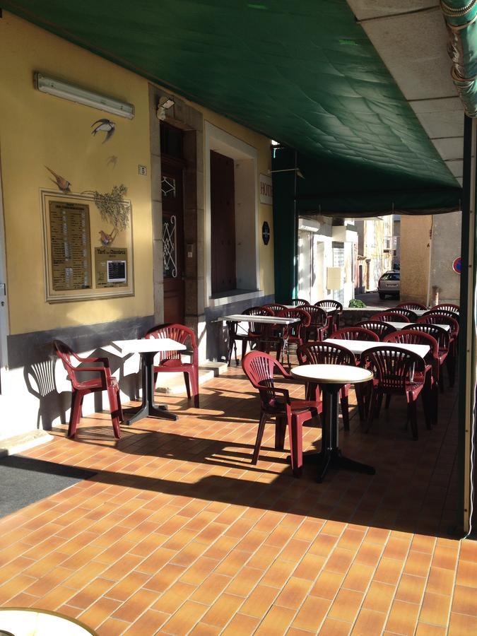 Bar Hotel De La Place Mezel Extérieur photo